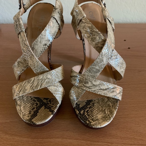 Heels - Picture 3 of 4